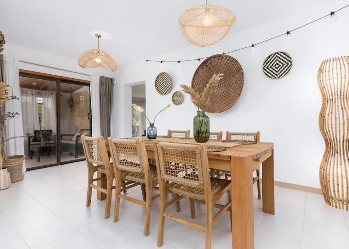 Home2book Casa Julianna, Dream Oasis With Pool بيت للعطل لاجاريس