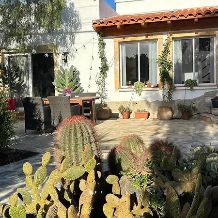 Home2book Charming Casa Julianna Hébergement de vacances Lajares